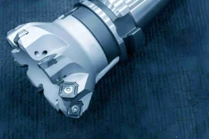 Indexable face milling tool